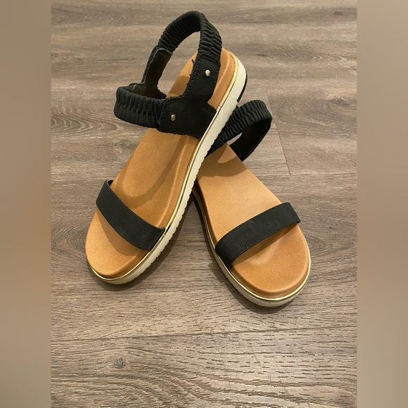 Call it Spring sandals size 7 - Picture 1 of 4